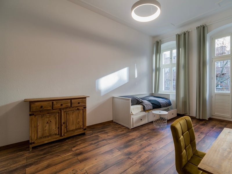 Helmholtz quarter: Vacant 1-room apartment with balcony