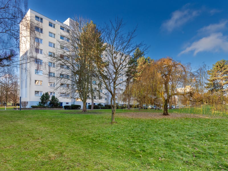 Hoch hinaus! Tolle Aussicht über Lichterfelde. Renditestarke Kapitalanlage im 8.Stock!
