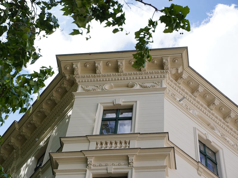 Huge four rooms family apartment in Großbeerenstraße in Kreuzberg